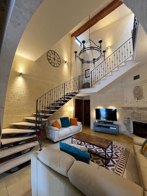 Xaghra Villa. Large Luxury Gozo Family Farmhouse.