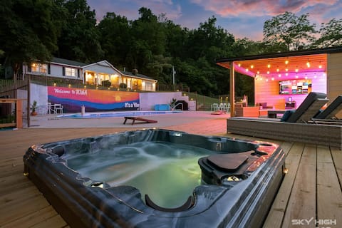 Creekside Cottage: Close to DTR w/ Pool & Hot Tub