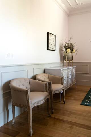 Deluxe Classic Apartment gallery image 2