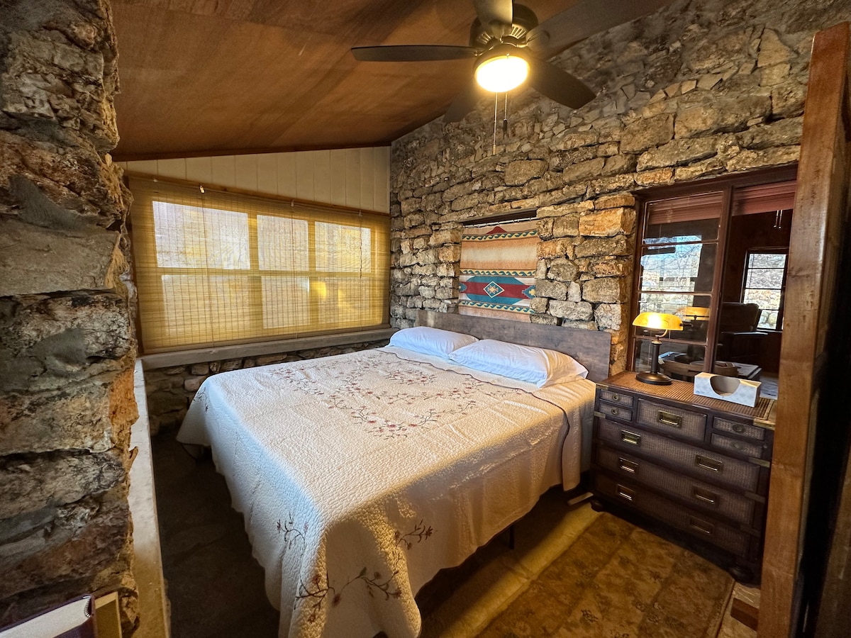 Od 2024. godine, na zahtjev korisnika, sada imamo bračni krevet za vašu udobnost!