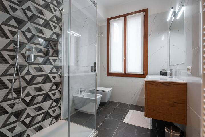 Residence on the Laguna gallery image 3