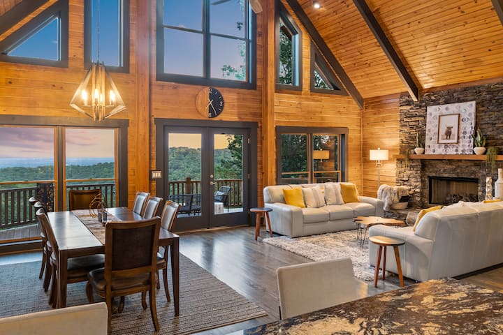 Luxe Mountain Top Cabin, Fireplace, Hot Tub, sauna - Houses for Rent in ...