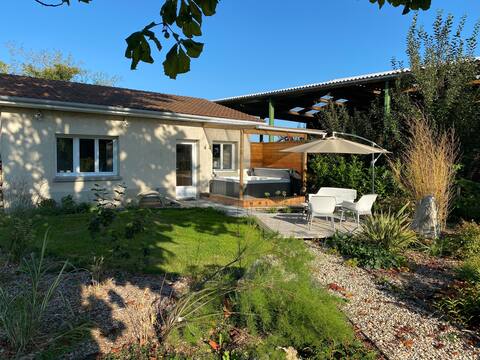 Cottage with hot tub near DIEPPE