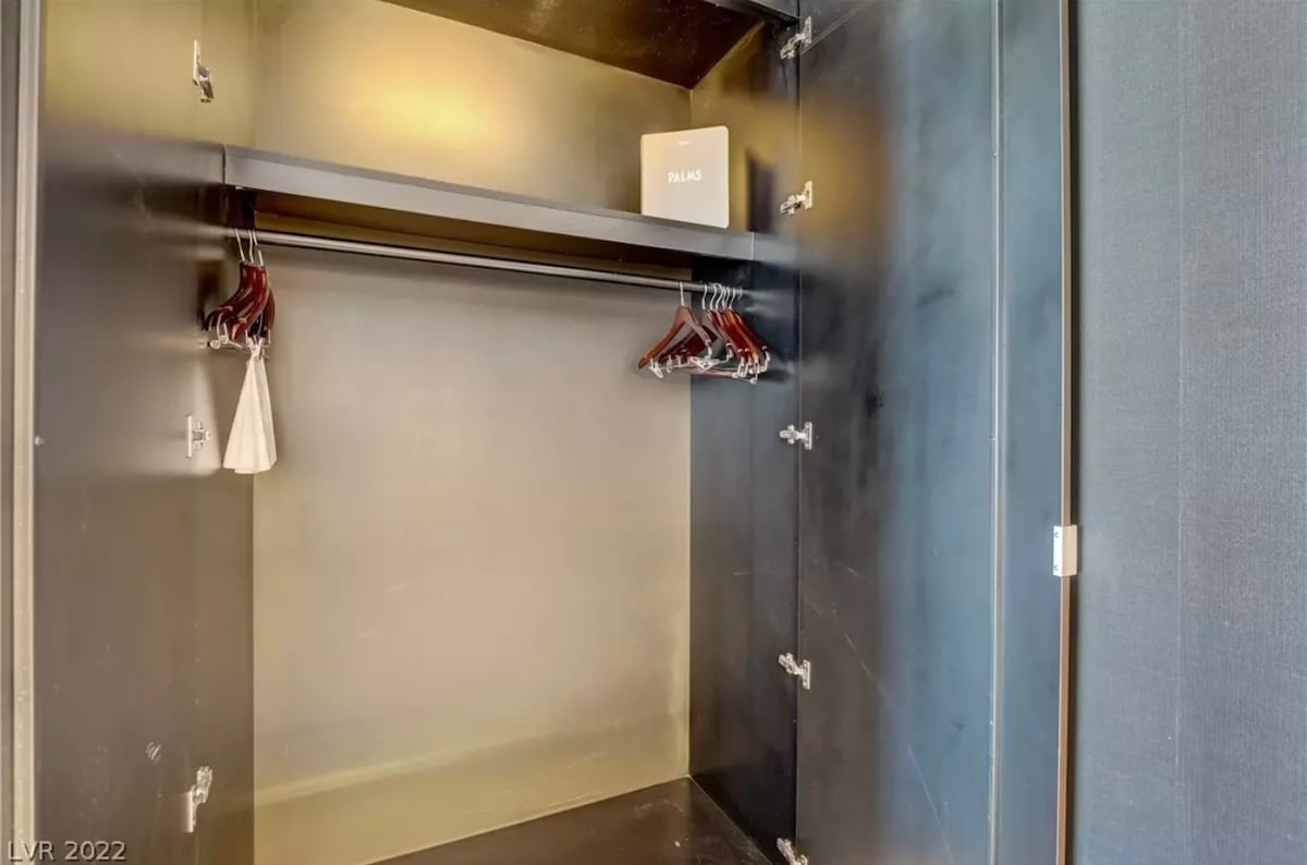 Palms Place Condo