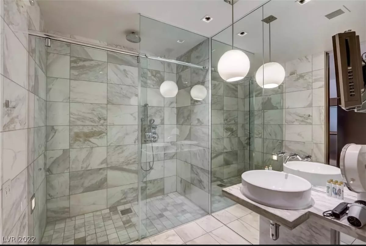 Palms Place Condo