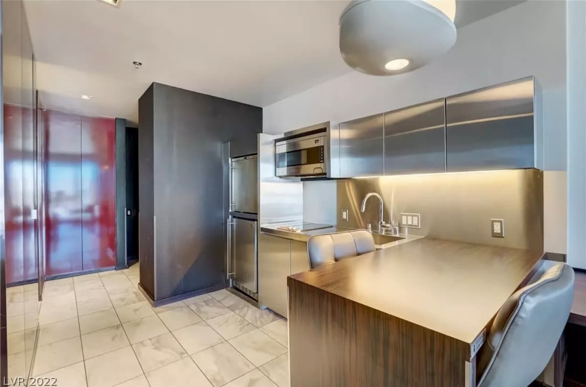 Palms Place Condo