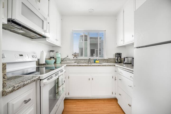 Beach Villa w/Views, Patio Firepit, AC, Parking gallery image 3