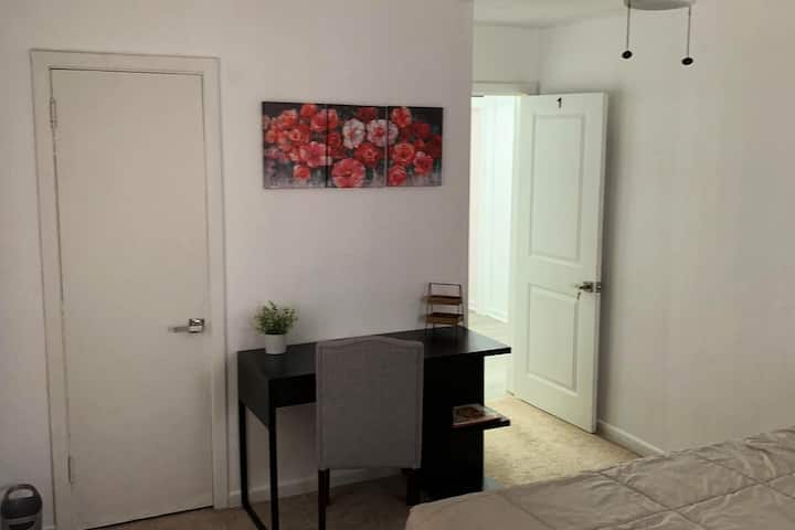 Minimalist Guest Room#1 at EmilyHome - Houses for Rent in Jacksonville ...