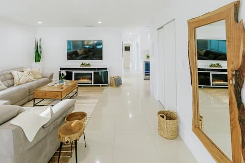 Top performing Airbnb: Encanto Family/Heated pool/center of Miami/BBQ in Westchester