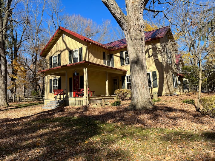 Cornish Place charming twobedroom flat. Vacation homes for Rent in