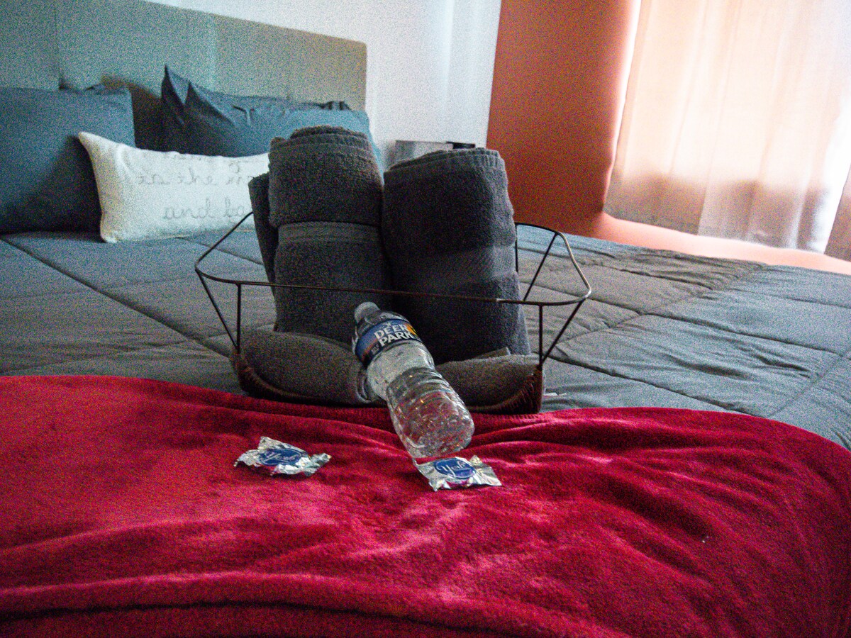 Брачен кревет (широк 180-220 см