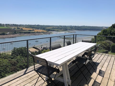 House with river view – Sea at the port of La Roche Jaune