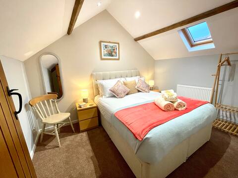 Adorable stable, close to Evesham town.