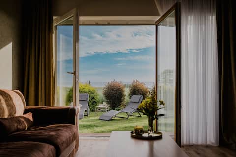 Top performing Airbnb: Genius Park 3B – private garden, sauna & 2 Jacuzzis in Gmina Będzino