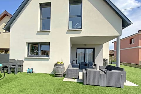 recent house with pool