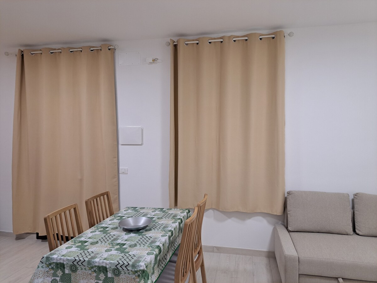 Annonce Airbnb populaire: A few steps from the sea "Villa Roana" App Terra à San Bartolomeo Al Mare