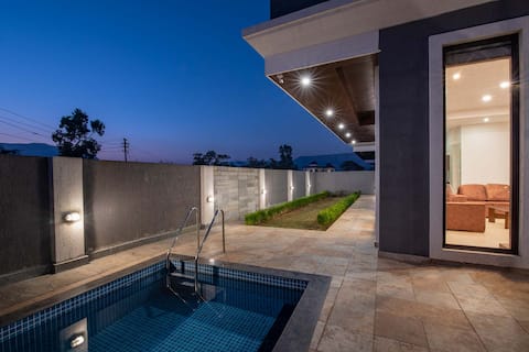 4BR @Hillside Cove w/Retreat & Plunge Pool@lonavla