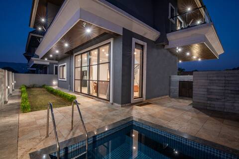 StayVista - Hillside Cove 4BR with plunge Pool