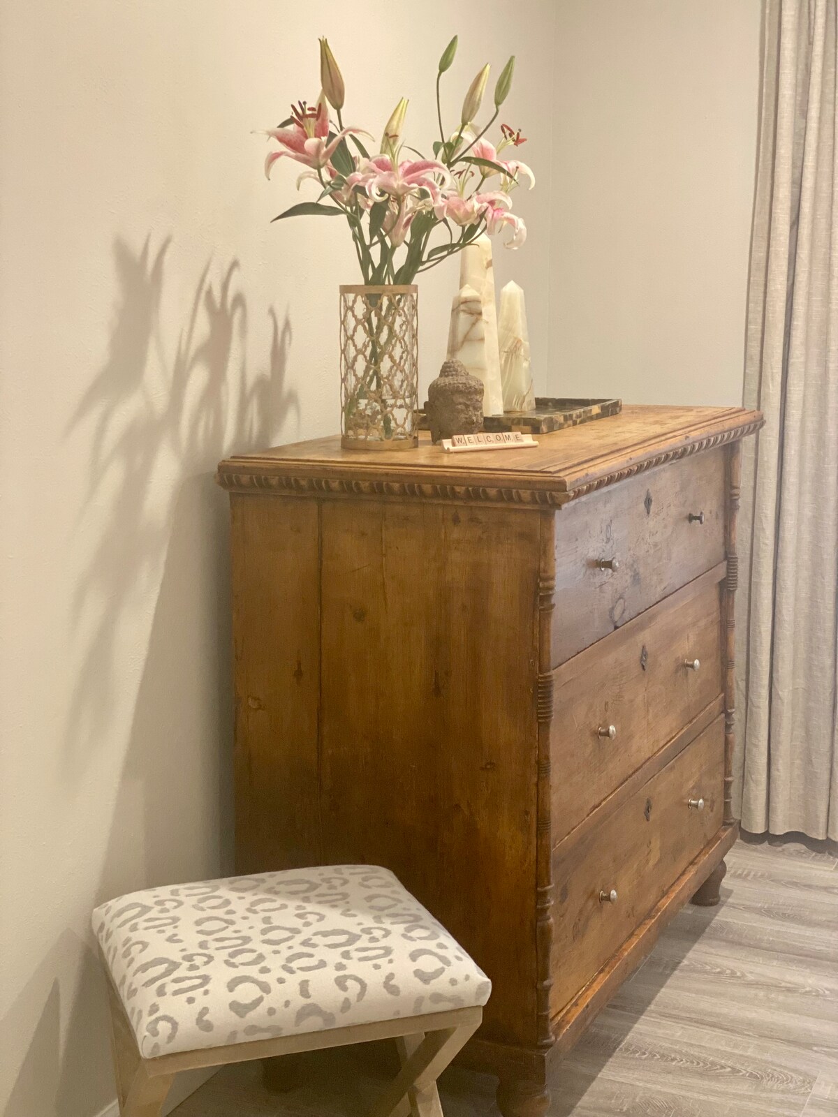 Peaceful 1 bedroom w/King bed & ensuite bathroom.