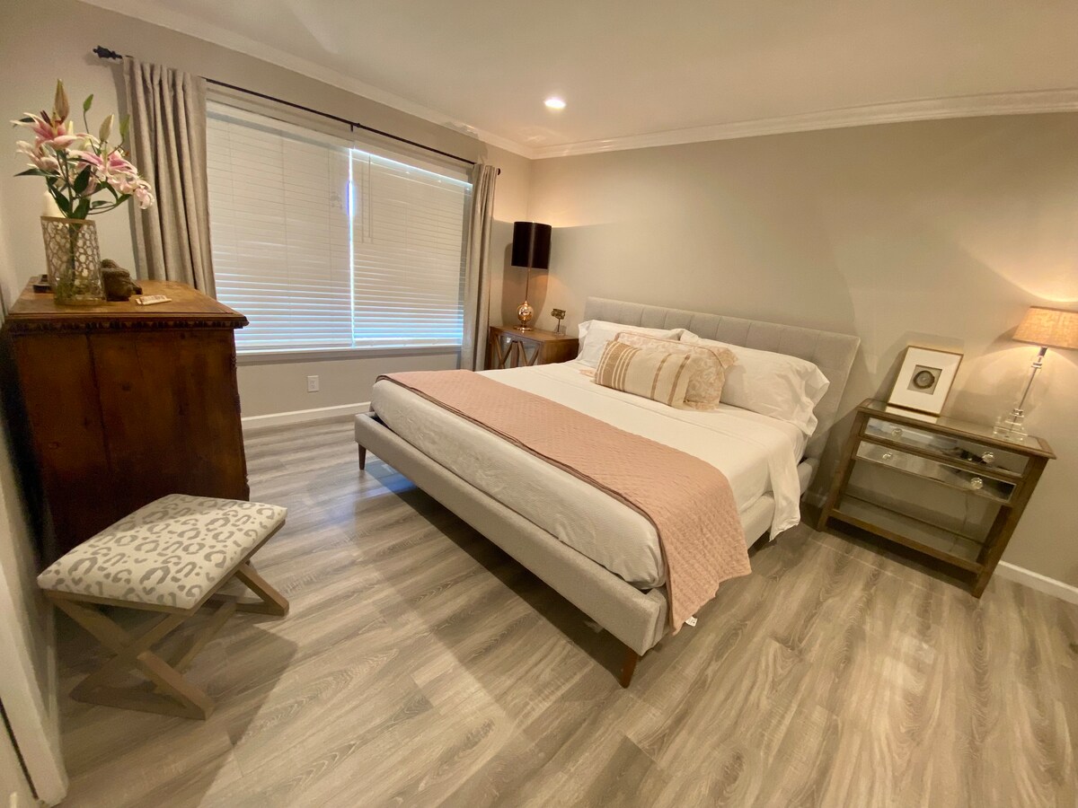 Peaceful 1 bedroom w/King bed & ensuite bathroom.