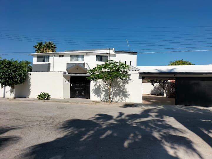 Swan house with covered parking Houses for Rent in Torreón, Coahuila