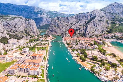Popular Airbnb listing: Beautiful new apartment in the city center. in Omiš