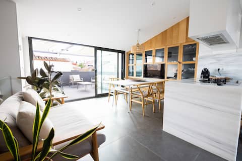 Cozy Design Penthouse in historical center