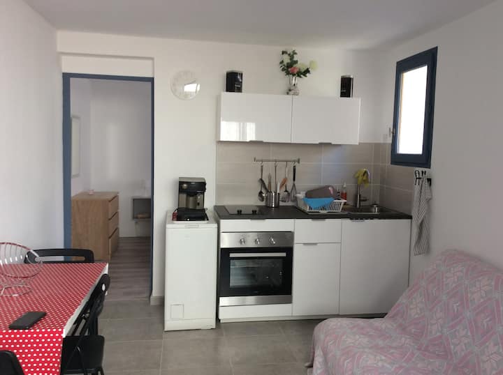 Modern on the doorstep of the creeks Vacation homes for