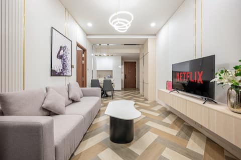NEW ! The Galleria |Top Floor|City View|Central