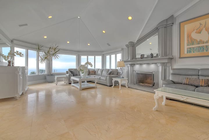 Malibu Ocean view Villa Walk to beach
