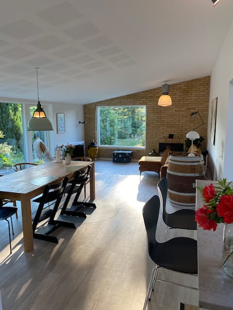 Top Airbnb: Wonderfull house with an enchanting garden in Holme Højbjerg Skåde