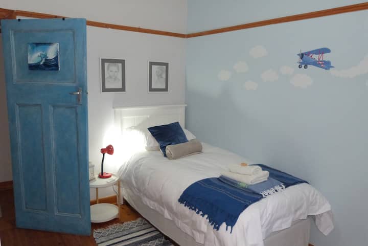 № 3 საძინებელი ერთადგილიანი საწოლით