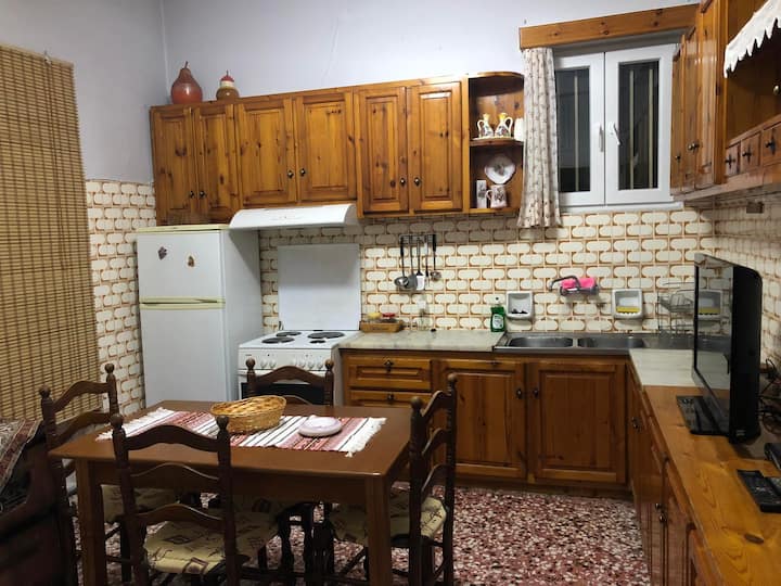 Anna's House
Ισόγειο διαμέρισμα 3 υπνοδωματίων. - Léucade