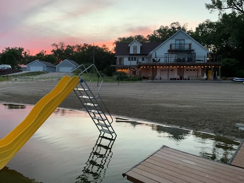 Crappie Cove Family Fun Lake House and Arcade