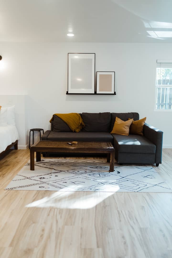 Adorable Studio - Private Patio - Dream Kitchen - Cameron Park Zoo, Waco