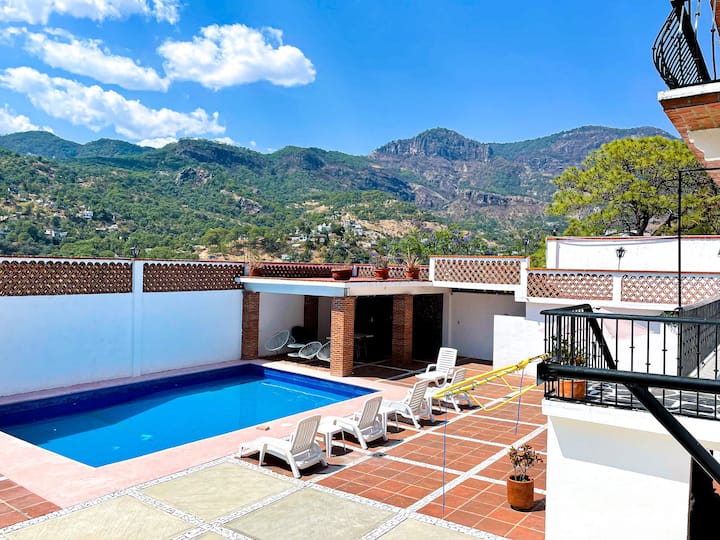 Casa Montetaxco with pool and parking Houses for Rent in Taxco