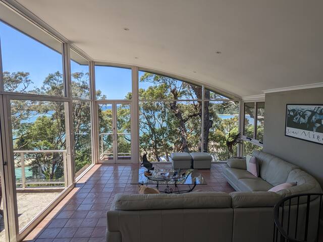 Breathtaking Beach & Bush Oasis