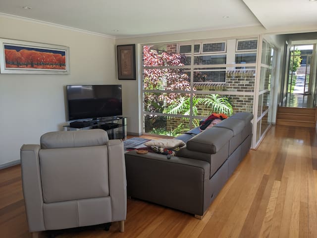 Breathtaking Beach & Bush Oasis gallery image 3