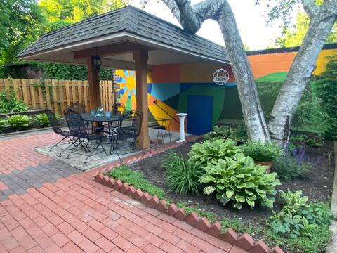 Oasis by Frick Park w Garage Parking and Workspace