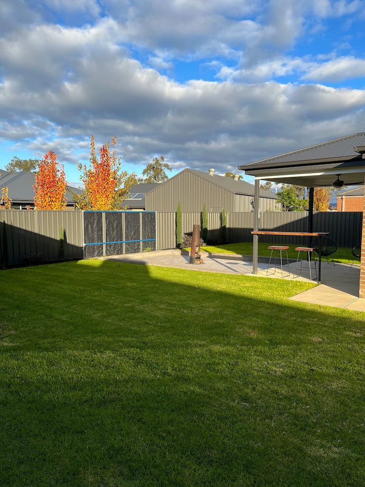 Wodonga House Huon hill Houses for Rent in Killara, Victoria