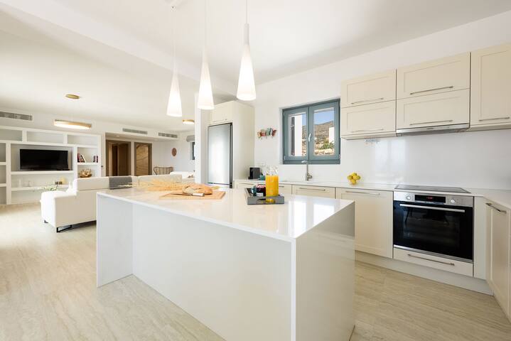 Villa White with scenic views and swimming pool gallery image 5