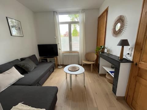 Top performing Airbnb: Beautiful apartment with courtyard in La Madeleine (Romarin) in Saint Maurice Pellevoisin