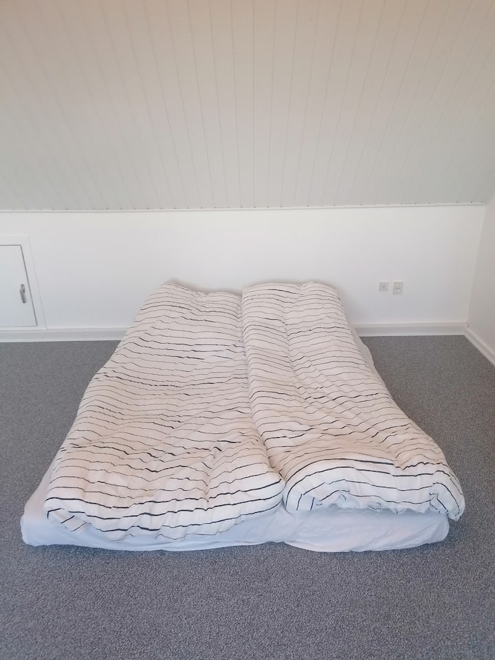 Værelse 5, foldemadras