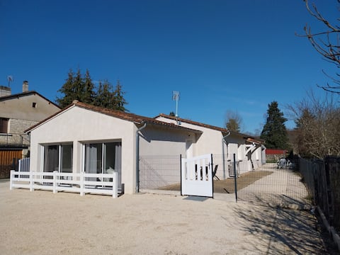 Air-conditioned house rental, with pool, 10 people