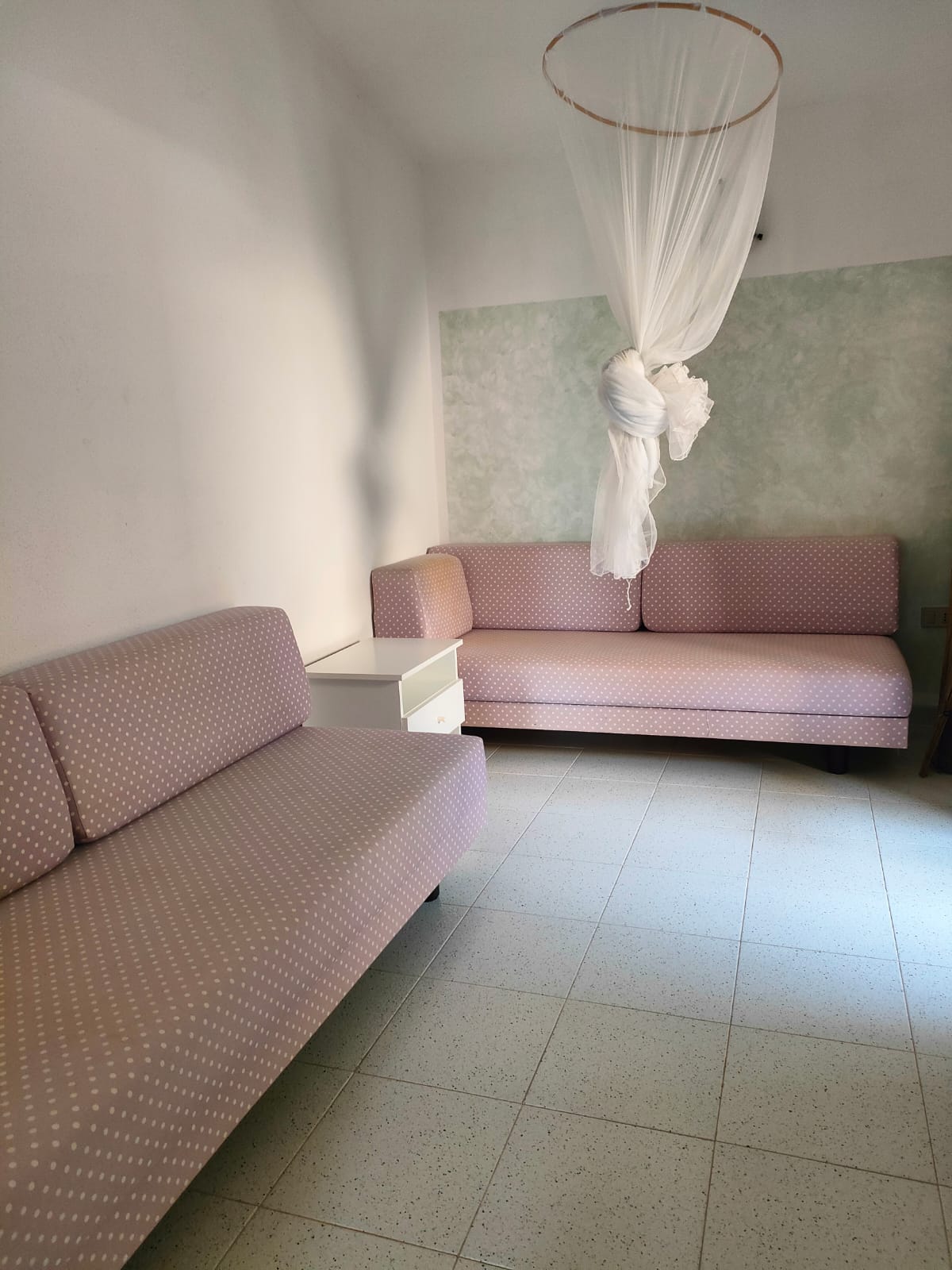 Izba s jednolôžkom, ktorú je možné konvertovať na dvojlôžko