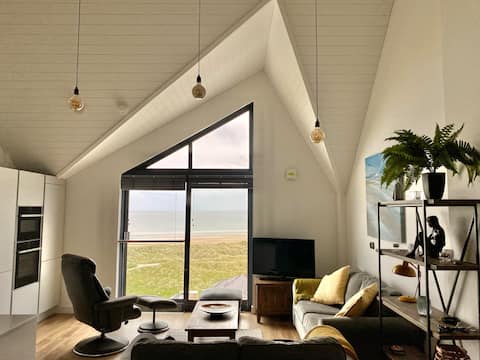 24-29 Oct | Coastal Escape | Beach Views | Walks