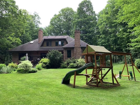 Luxury countryside/Forest Villa (close to lake)