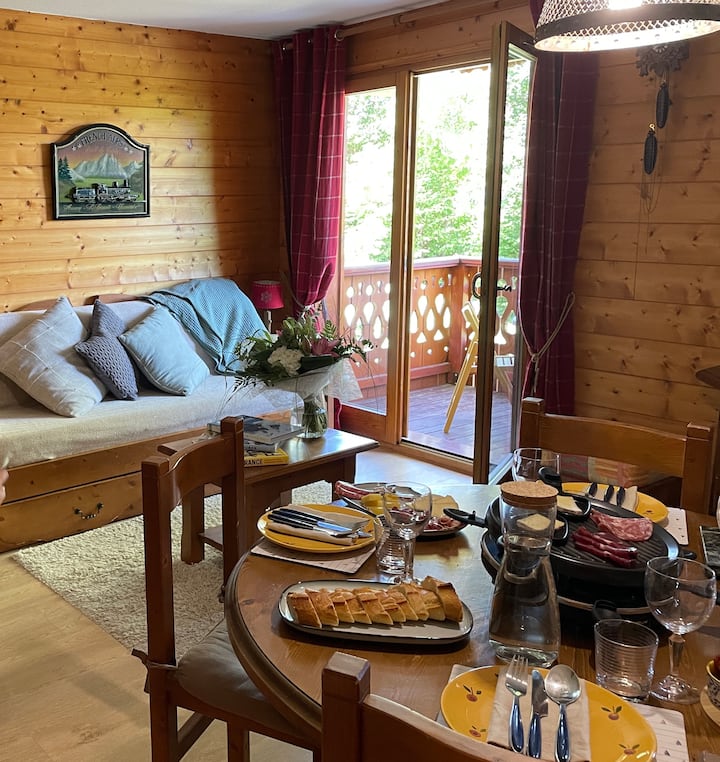 Apt Douillet Avec Balcon Et Vue Sur Les Montagnes - Méribel
