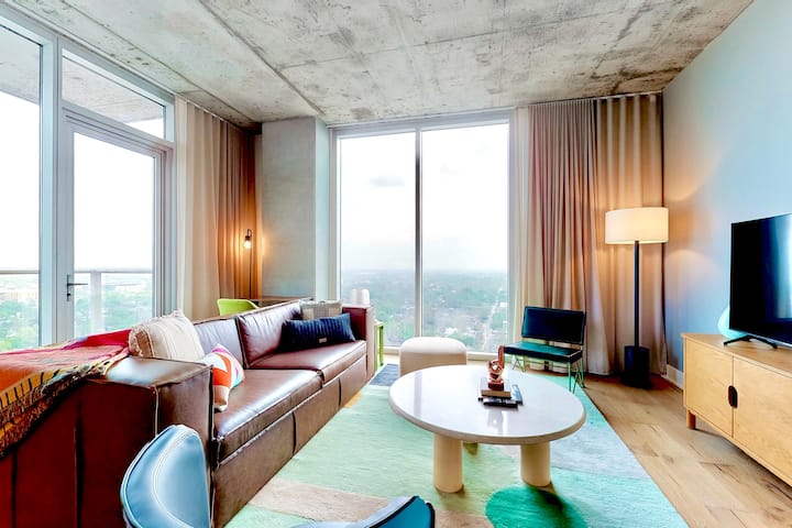 客厅/落地至天花板窗户