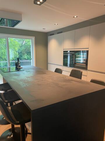 Luxus villa med jacuzzi og usjenert terrasse gallery image 4